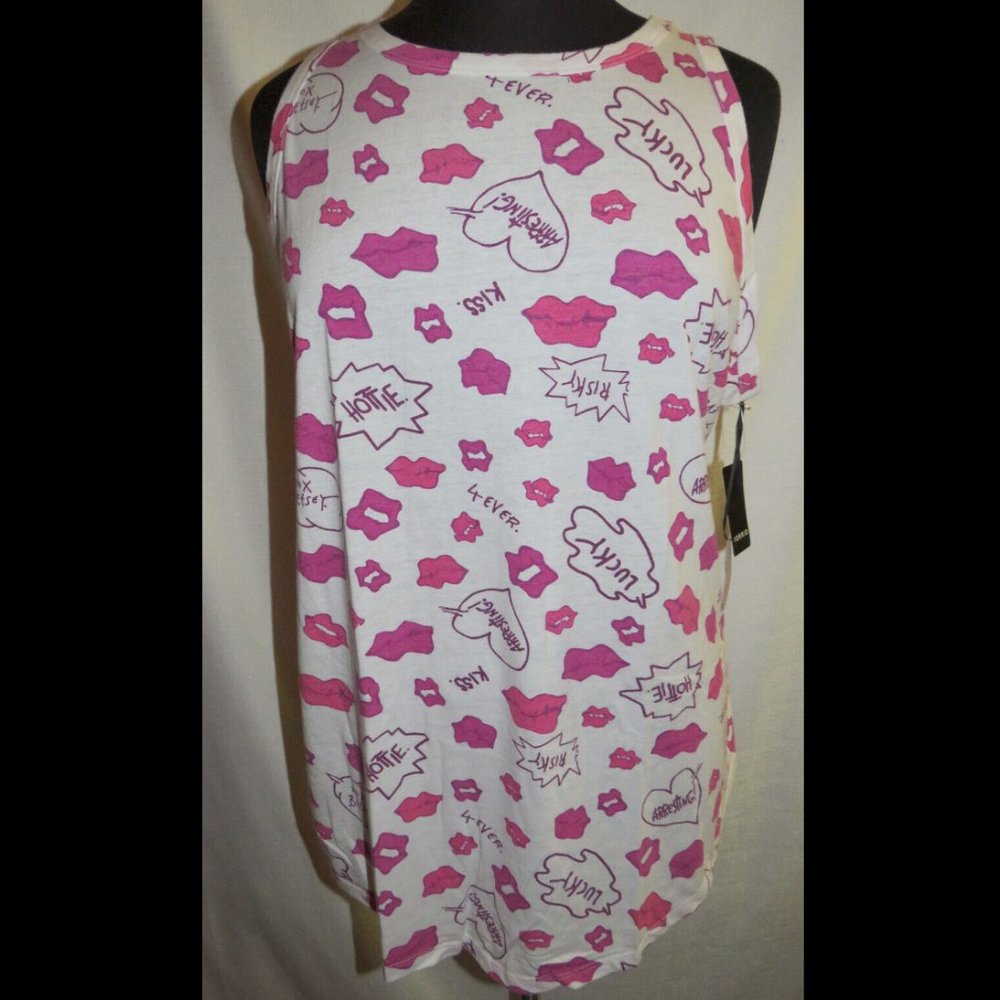 Torrid 2X(18-20) Betsey Johnson lip print tank, NWT